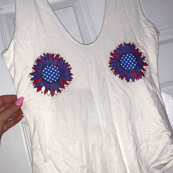 NWOT Nanamacs 4th of July bodysuit - Picture 3 of 3